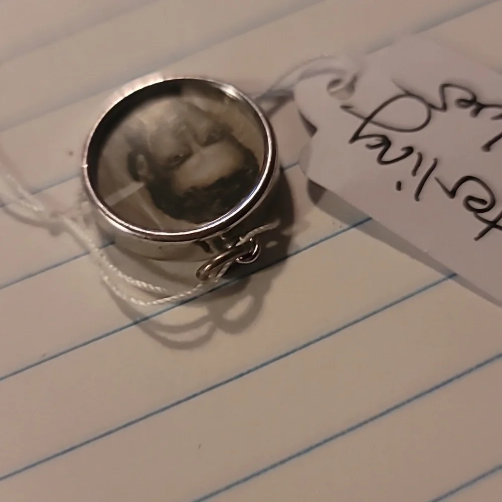 Vintage Sterling Silver Round Sliding Photo Locket Pendant – Keepsake - Picture 8 of 10